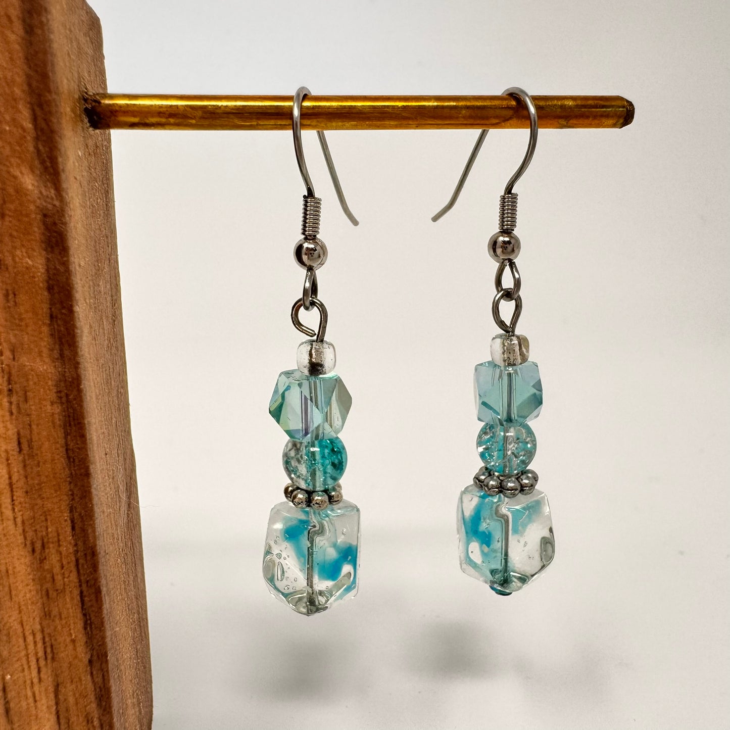 Pendientes de elegancia elemental de hielo