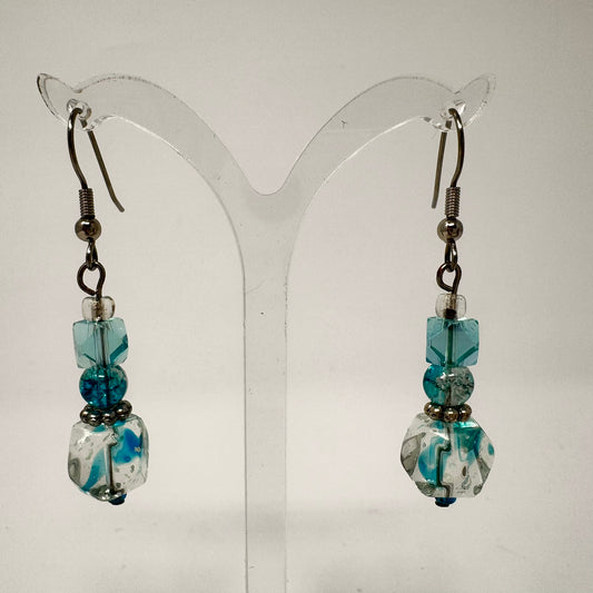 Pendientes de elegancia elemental de hielo