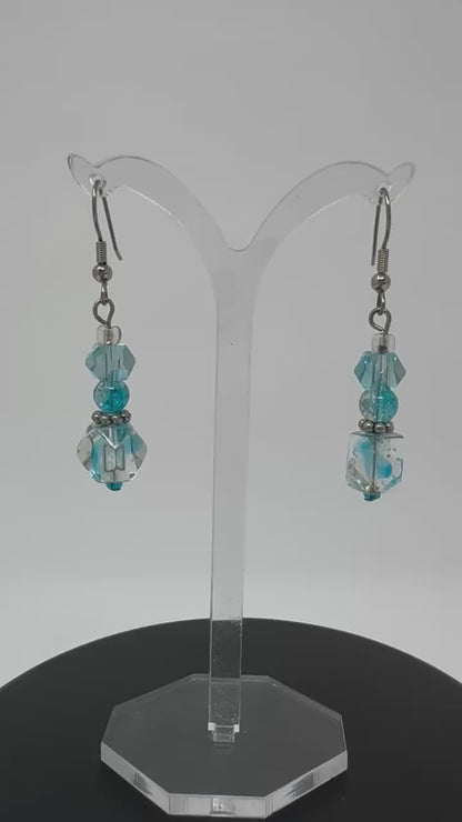 Pendientes de elegancia elemental de hielo
